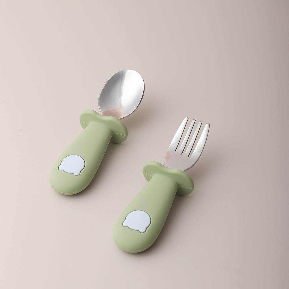 Baby panda shape silicone spoo - Baby Food Utensil 评论和价格